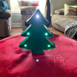 Light up plastic Christmas tree 🎄